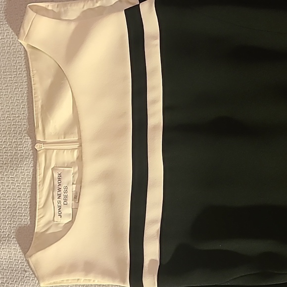 Dress - Picture 2 of 4